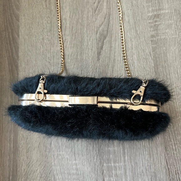 Elegant Black Faux Fur Shoulder Bag - Picture 9 of 13